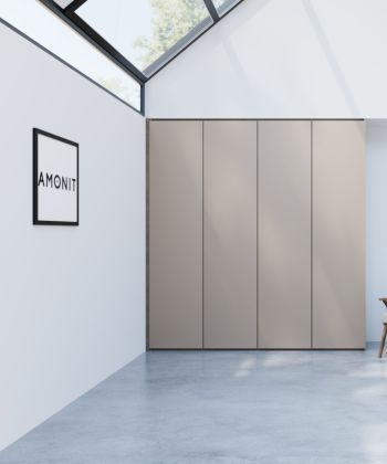 Vestavěná skříň s pantovými dveřmi č.18